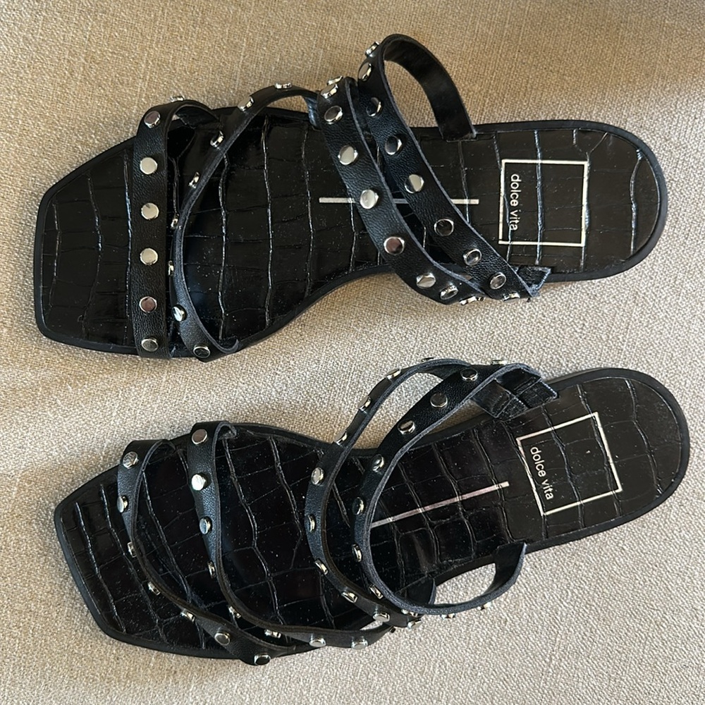 Dolce Vita Women’s Strappy Studded Slip On Sandals Flats Black Size 6W Wide - Picture 4 of 8